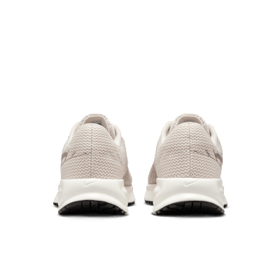 Löparsko för hårt underlag Nike Run Defy för kvinnor