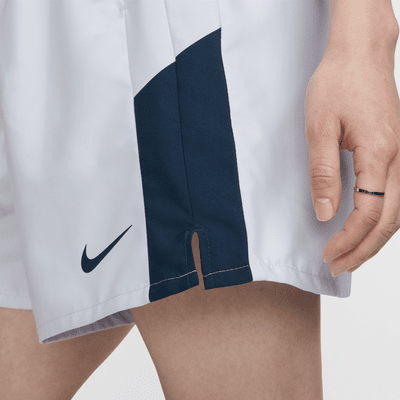 Nike Sportswear Damenshorts aus Webmaterial