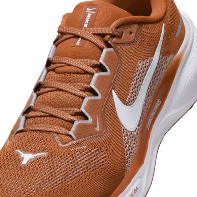 Tenis de correr en pavimento universitarios Nike para hombre Texas Pegasus 41