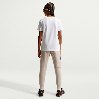 Nike Sportswear Older Kids' T-Shirt