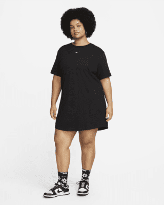 Bloeien Uitgang dorst Nike Sportswear Essential Women's Short-Sleeve T-Shirt Dress (Plus Size).  Nike.com