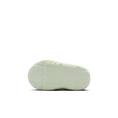 Tenis para bebé e infantil Nike Team Hustle D 12