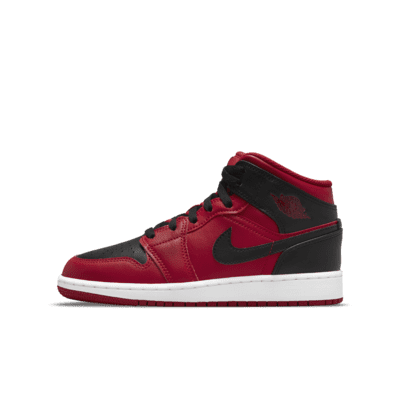 Jordan 1 Mid Older Kids' Shoes. Nike MY