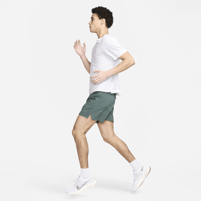 Shorts versátiles sin forro Dri-FIT de 13 cm para hombre Nike Unlimited