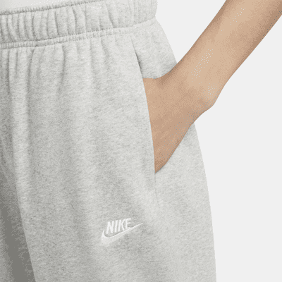 Pants de entrenamiento oversized de tiro medio para mujer Nike Sportswear Club Fleece