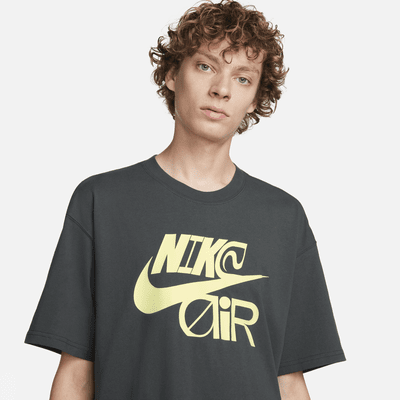 Nike Sportswear Men's Max90 T-Shirt. Nike RO