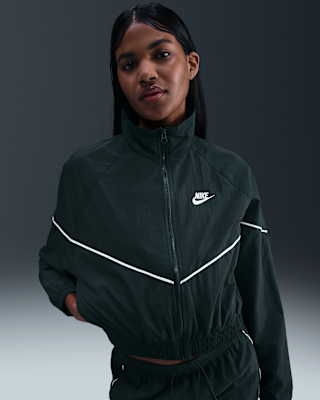 Женская куртка Nike Sportswear Windrunner Woven для бега
