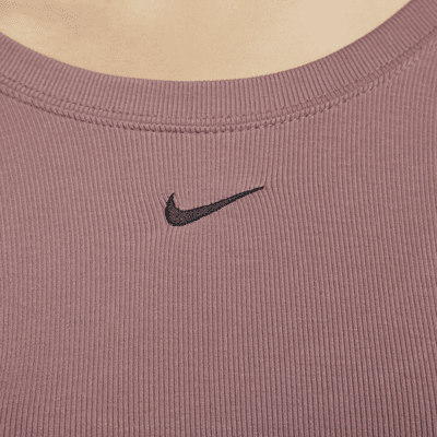 Playera de manga larga de tela de minicanalé ajustada con espalda redonda para mujer Nike Sportswear Chill Knit