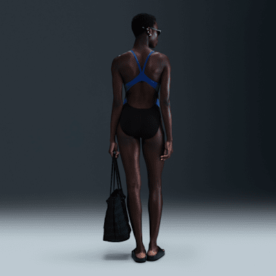 Traje de baño de una pieza con espalda deportiva para mujer Nike Swim HydraStrong Vex Color-Block