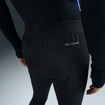 Pantaloni da calcio in maglia Kobe Dri-FIT ADV FC Barcelona Strike Elite Away – Uomo