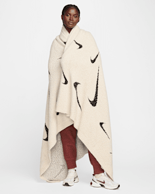 Nike Sportswear Phoenix Cozy Bouclé Oversized Knit Blanket