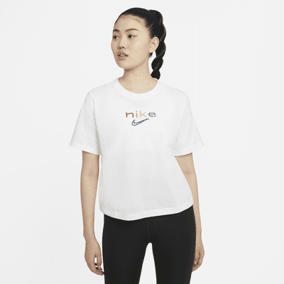 nike boxy tee