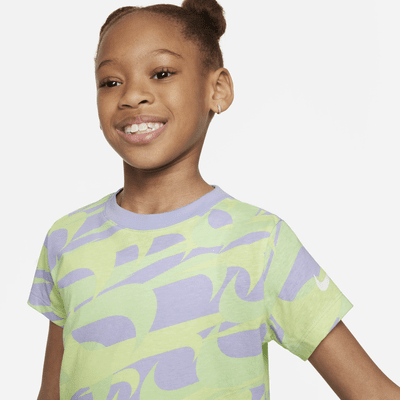 Playera con gráfico para niños talla pequeña Nike Prep in Your Step