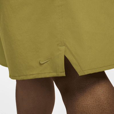 Shorts versátiles sin forro Dri-FIT de 18 cm para hombre Nike Unlimited