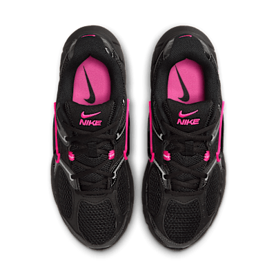 Γυναικεία παπούτσια Nike V5 RNR με ανακλαστικές λεπτομέρειες