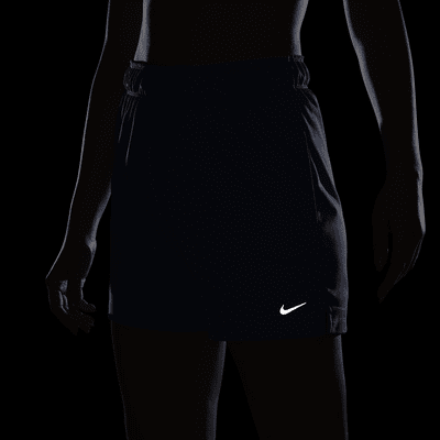 Shorts de fitness sin forro de tiro medio Dri-FIT de 13 cm para mujer Nike Attack