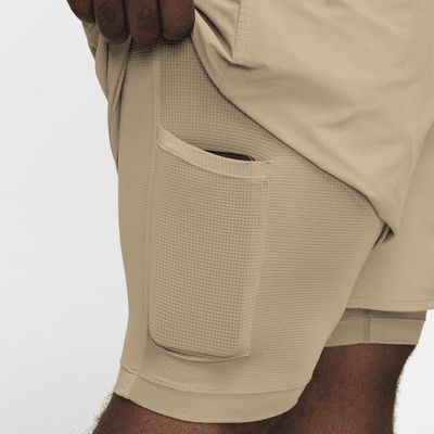 Shorts versátiles Dri-FIT de 18 cm 2 en 1 para hombre Nike Unlimited