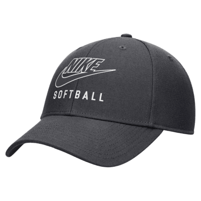 Gorra de softball Futura Swoosh Dri-FIT con estructura Nike Club