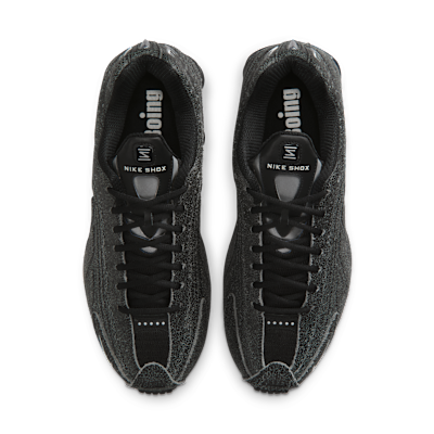 ナイキ ショックス R4 メンズシューズ