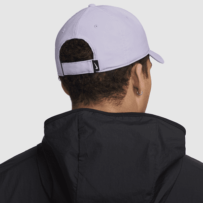 Gorra Swoosh estructurada Nike Dri-FIT Club