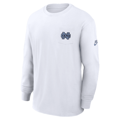 Playera de manga larga universitaria Nike para hombre North Carolina Tar Heels Legacy Max90 Pocket