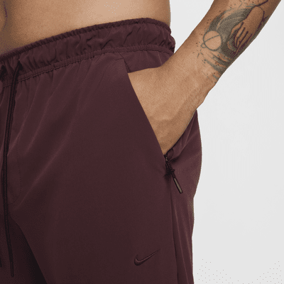 Pants versátiles Dri-FIT de pierna entallada para hombre Nike Unlimited