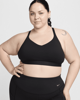 Женские  Nike Indy Light Support Padded Adjustable Sports Bra (Plus Size)