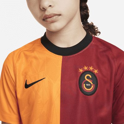 Galatasaray 2022/23 hazai Nike Dri-FIT rövid ujjú futballfelső nagyobb gyerekeknek