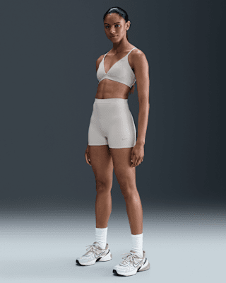 Женские шорты Nike Form Boyshorts