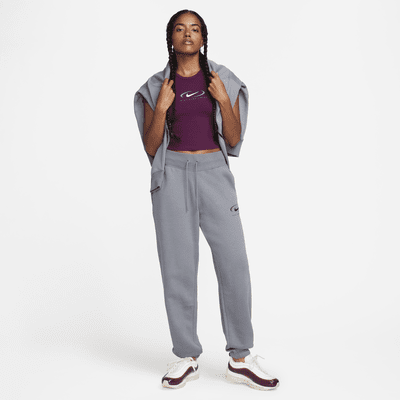 Nike Sportswear Women's Cropped Graphic Tee. Nike RO