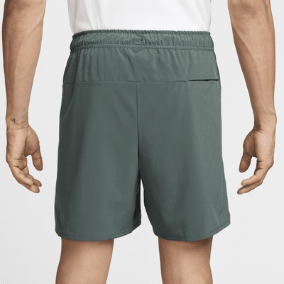 Shorts versátiles Dri-FIT de 18 cm sin forro para hombre Nike Unlimited Swoosh