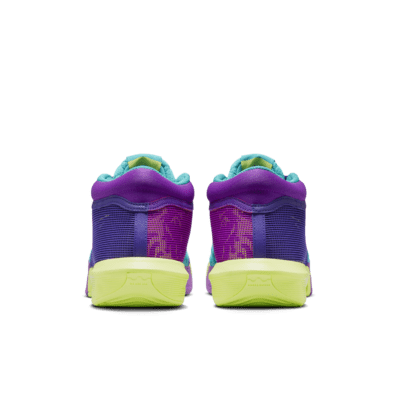 LeBron Witness 8 EP 籃球鞋