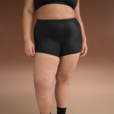 Shorts de tiro medio de 5 cm con cordón de ajuste para mujer NikeSKIMS Shine