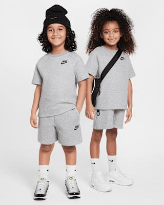 Детские шорты Nike Little Kids' Tech Fleece Tee and Shorts Set