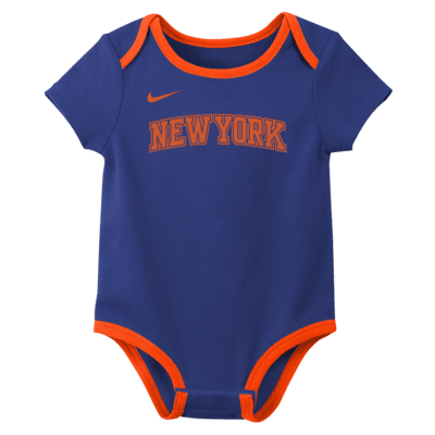 Conjunto de body de la NBA Nike para bebé (3 piezas) New York Knicks