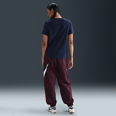 Nike Sportswear Club Essentials Women's T-Shirt