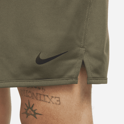 Shorts versátiles sin forro Dri-FIT de 18 cm para hombre Nike Totality