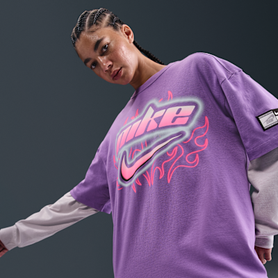 Nike Sportswear Women's Oversized Graphic T-Shirt