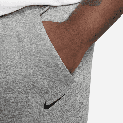 Pants de fitness con dobladillo abierto Therma-FIT para hombre Nike Therma