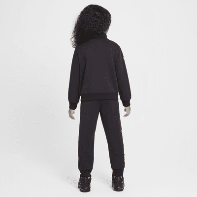 Conjunto de pista de dos piezas para niños talla pequeña Nike Swoosh Spirit