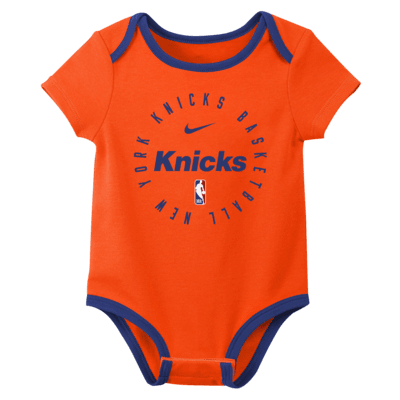 Conjunto de body de la NBA Nike para bebé (3 piezas) New York Knicks