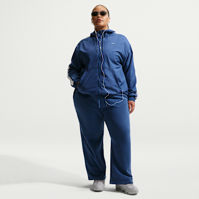 Chamarra con gorro holgada para mujer talla grande UV Nike Sportswear Classic Wovens