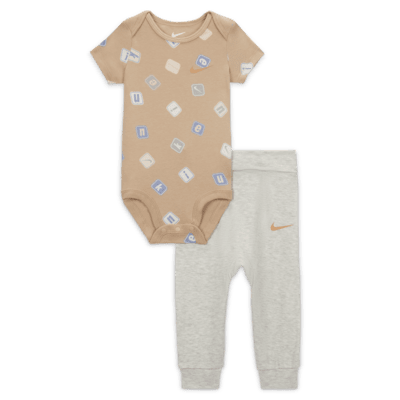 Conjunto de dos piezas de body estampado para bebé (0 a 9 meses) Nike