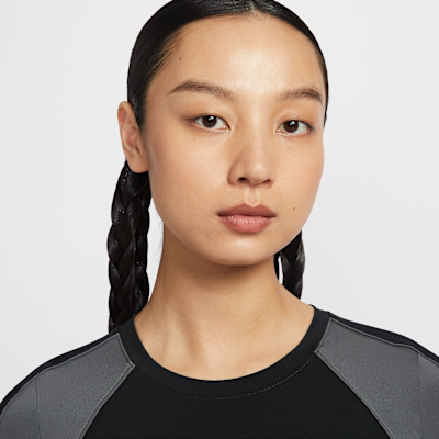 Nike Swift 女款 Dri-FIT 短袖跑步上衣