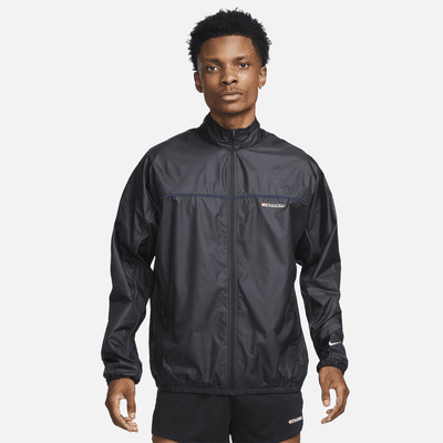 Chamarra de running Storm-FIT para hombre Nike Track Club