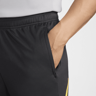 FC Liverpool Strike Third Nike Dri-FIT Fußballshorts aus Strickmaterial für Herren