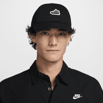 Cappello essenziale con patch Nike Club