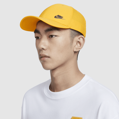 Nike Dri-FIT Club Structured Metal Logo Cap