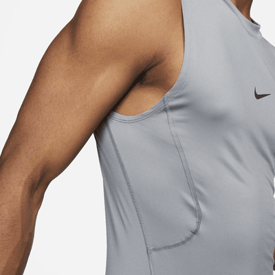 Nike Pro ärmelloses Dri-FIT Fitnessoberteil mit enger Passform für Herren