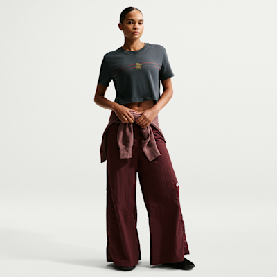 Nike Sportswear Club Women's Loose Cropped T-Shirt